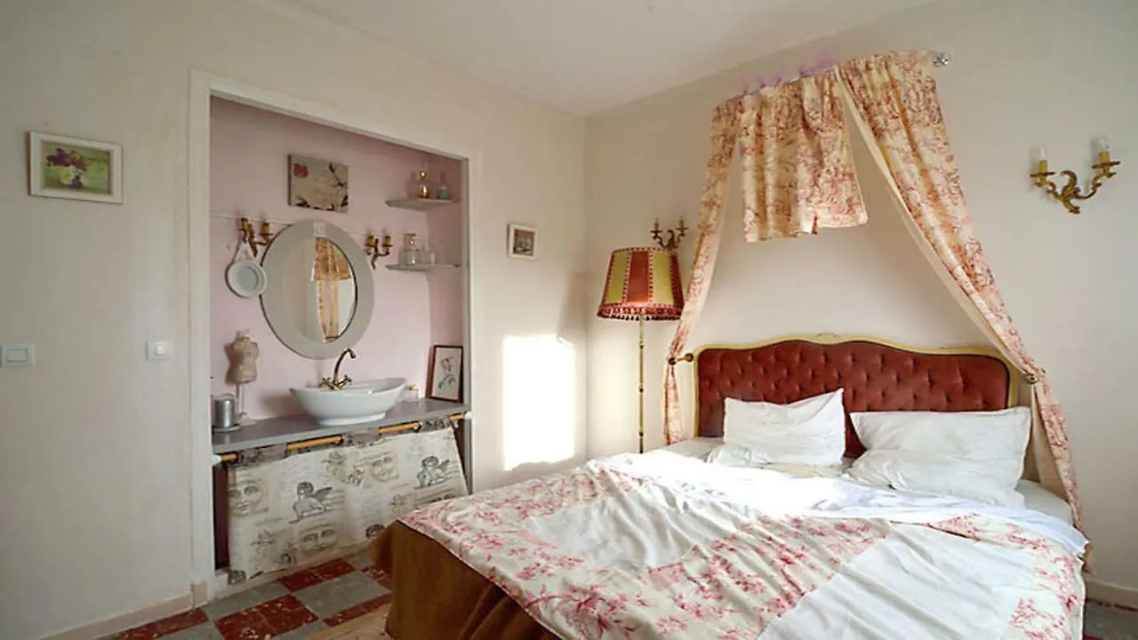 Villa Domaine Vallonguette à La Rouviere  0*, La Rouviere (Gard)