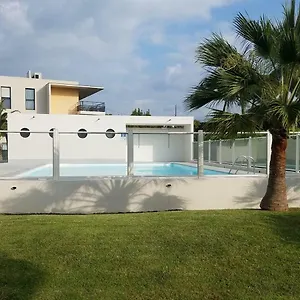  Appartement F1 De 36m2 Avec Terrasse Et Parking Privatif.